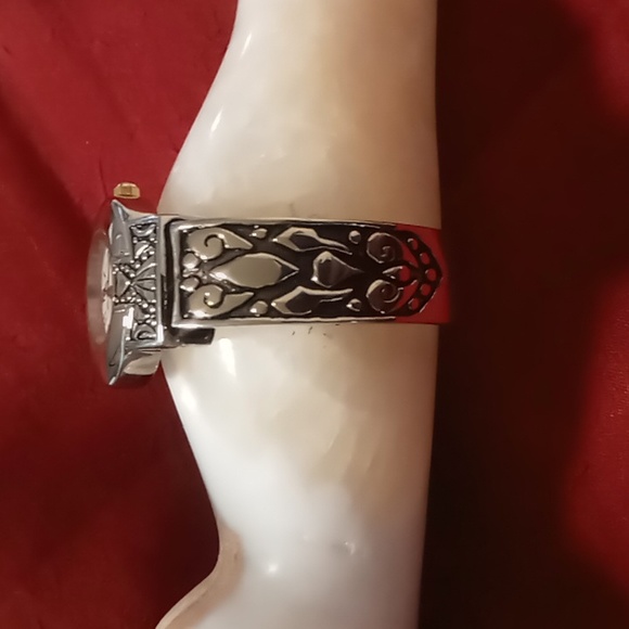 Geneva spring hinged bracelet watch stainless, silver & black accents. - Picture 2 of 8